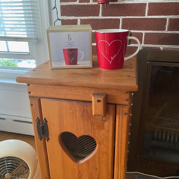 Ellen Degeneres Mug LOVE Crafted by Royal Doulton LONDON Porcelain New in Box - Picture 8 of 10